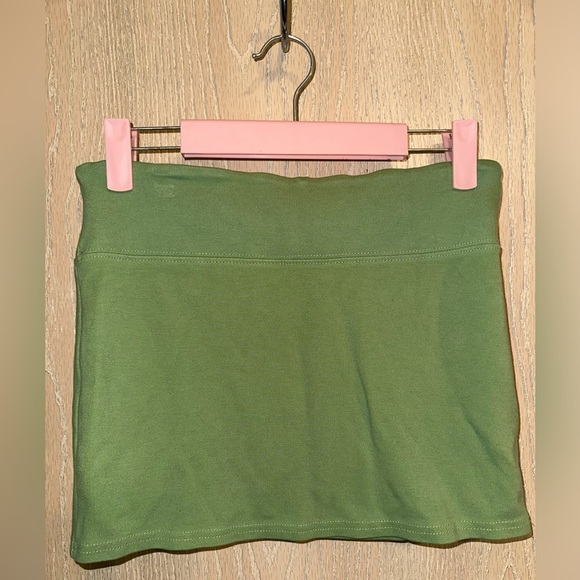 Urban Outfitters Low-Rise Mini Skirt - Picture 2 of 4